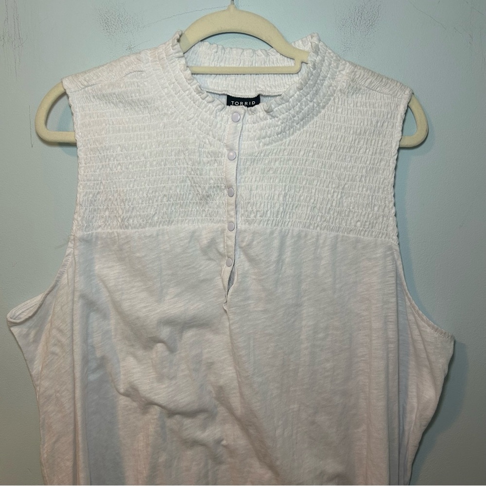 Torrid White Heritage Slub Smocked Yoke Henley Tank Size 3X - Picture 2 of 9